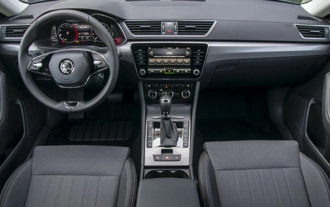 Skoda Superb cena 181700 przebieg: 5, rok produkcji 2024 z Pakość małe 326